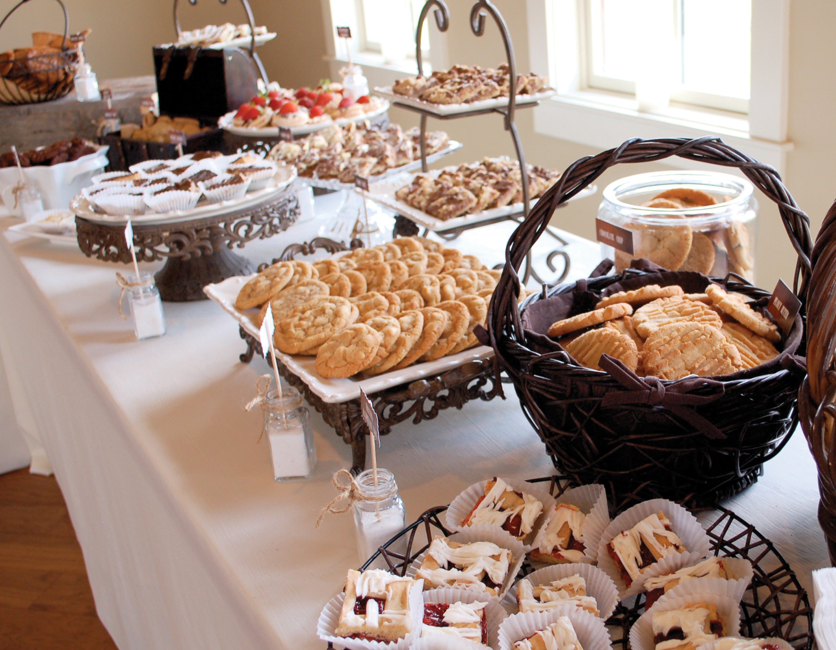 Finger Foods: Elegant Treats and Bite-Sized Eats for Every Occasion - Cedar Fort Publishing & Media