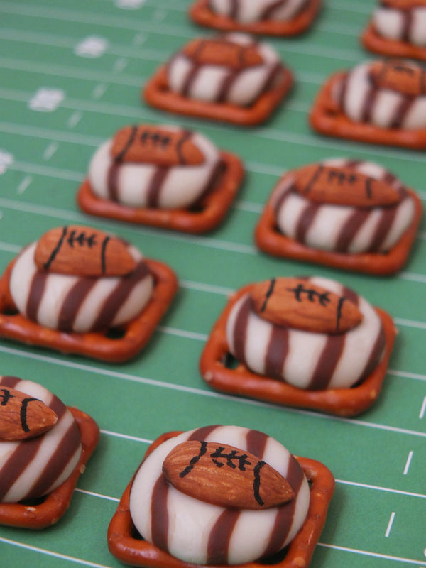 Party with Sweet Treats: Dressed-up Goodies for Every Occasion - Cedar Fort Publishing & Media